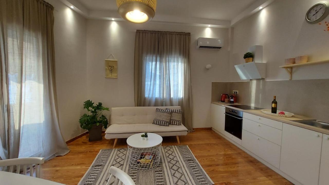 Onar Beachfront Residence, Loutraki Экстерьер фото